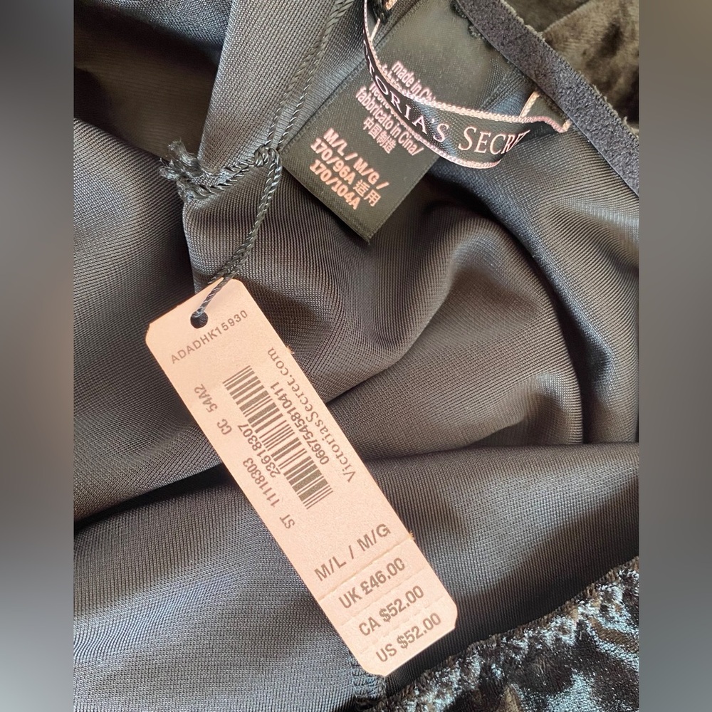 NWT Victoria’s Secret Velvet Bodysuit Size M/L - Picture 4 of 9